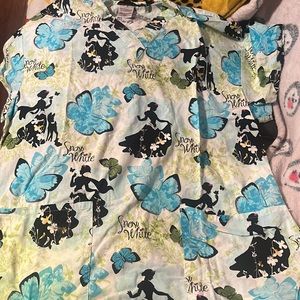 Snow White scrub top